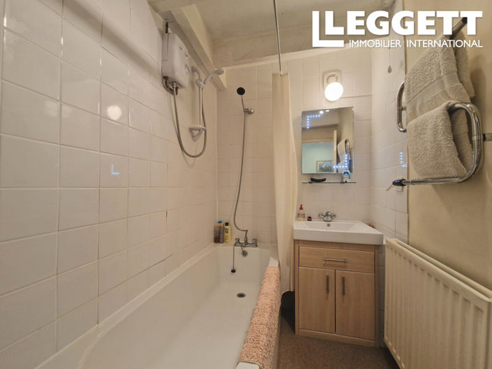 Image No.8-3 Bed House for sale