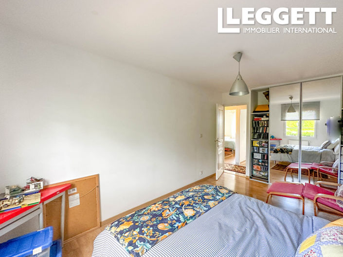 Image No.10-4 Bed House for sale