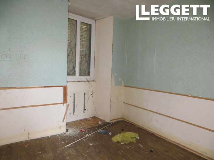 Image No.10-3 Bed House for sale