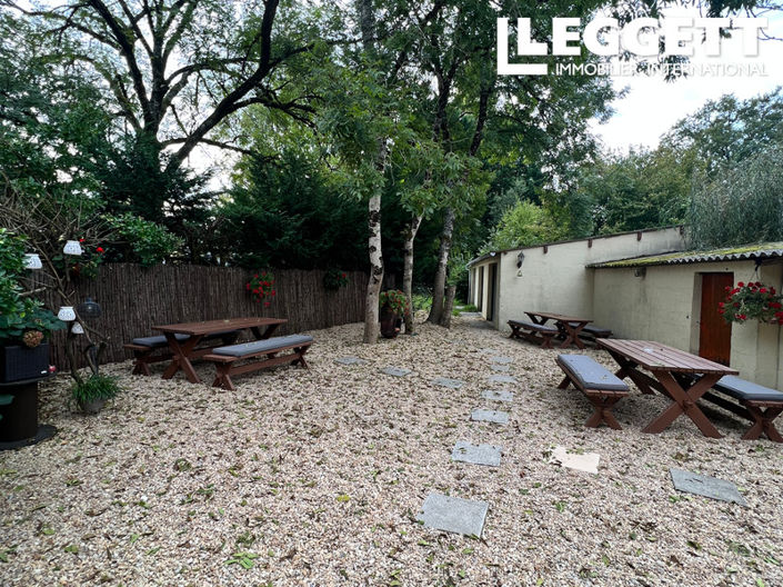 Image No.6-Commercial de 4 chambres à vendre à Chalais