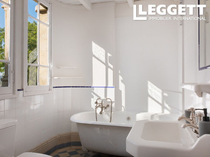 Image No.8-3 Bed House for sale