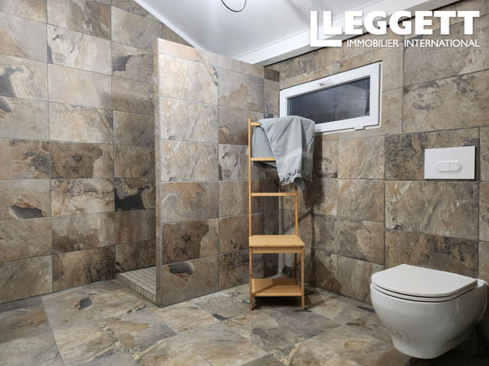 Image No.8-4 Bed House for sale