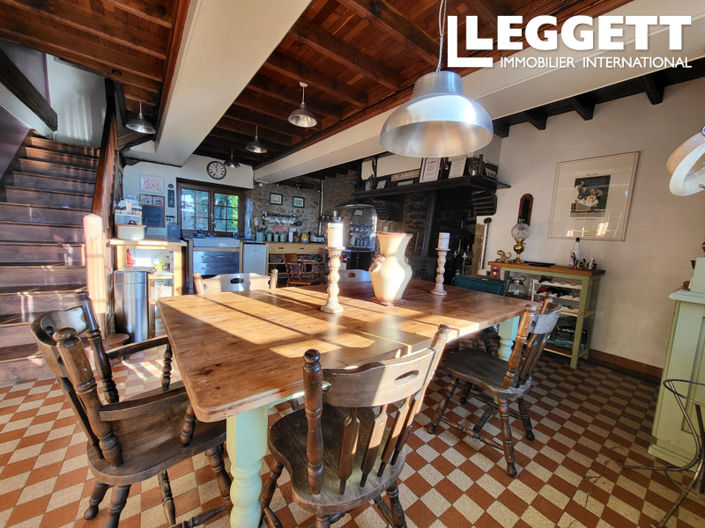 Image No.2-4 Bed House for sale