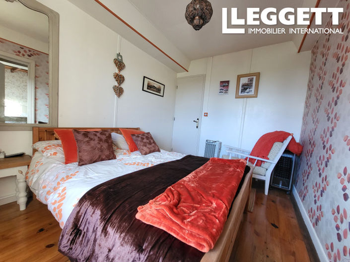 Image No.8-4 Bed House for sale