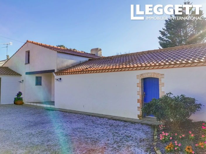 Image No.2-4 Bed House for sale