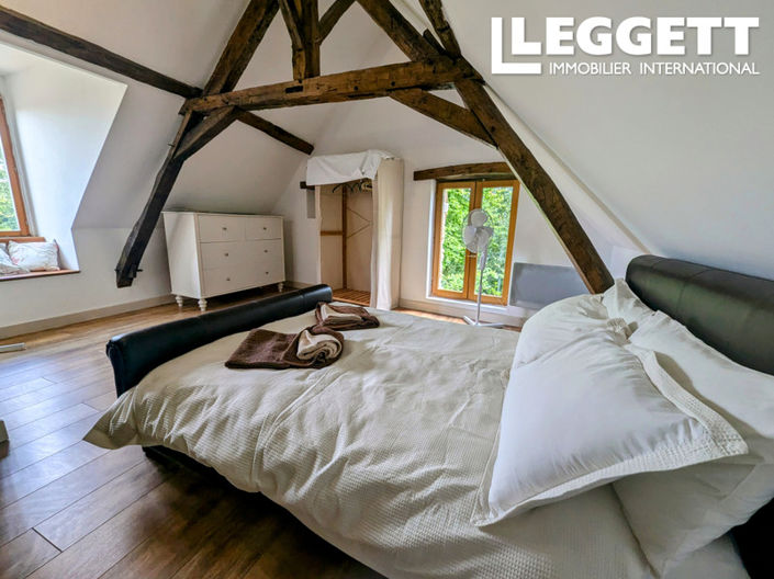 Image No.6-4 Bed House for sale