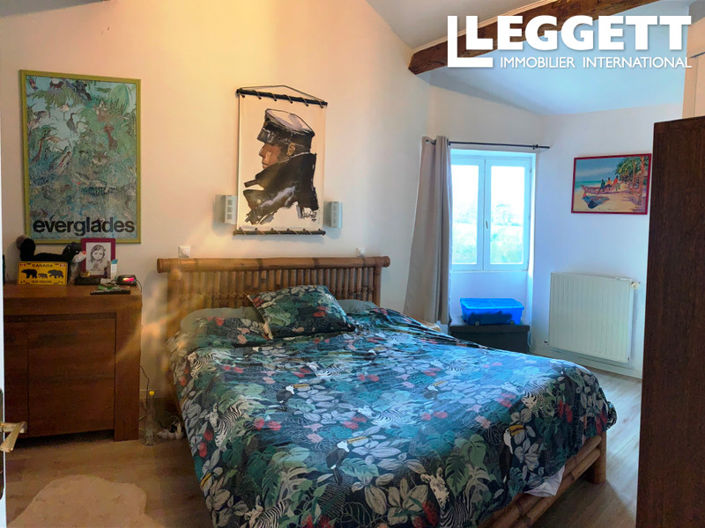 Image No.7-6 Bed House for sale