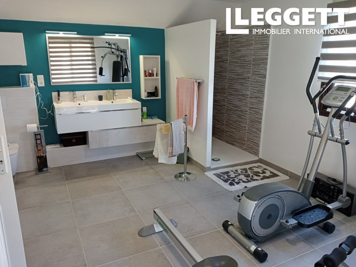 Image No.7-4 Bed House for sale