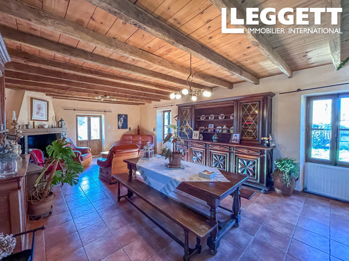 Image No.6-6 Bed House for sale