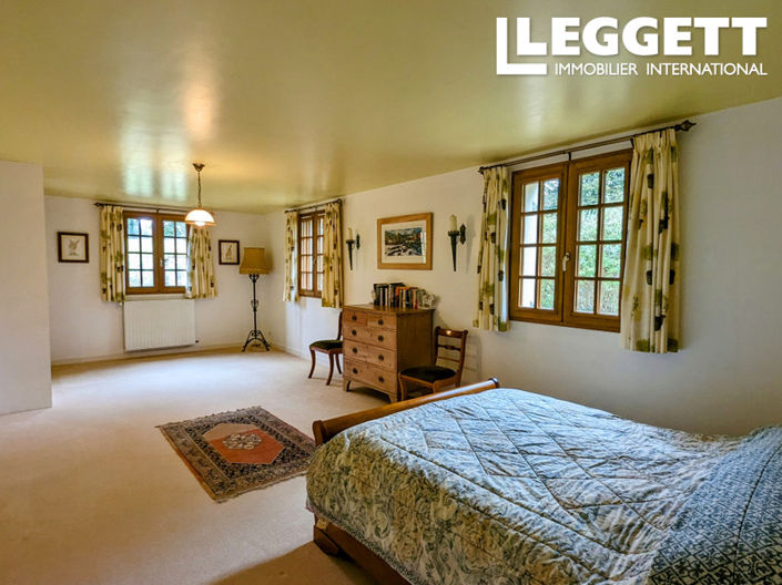 Image No.8-3 Bed House for sale