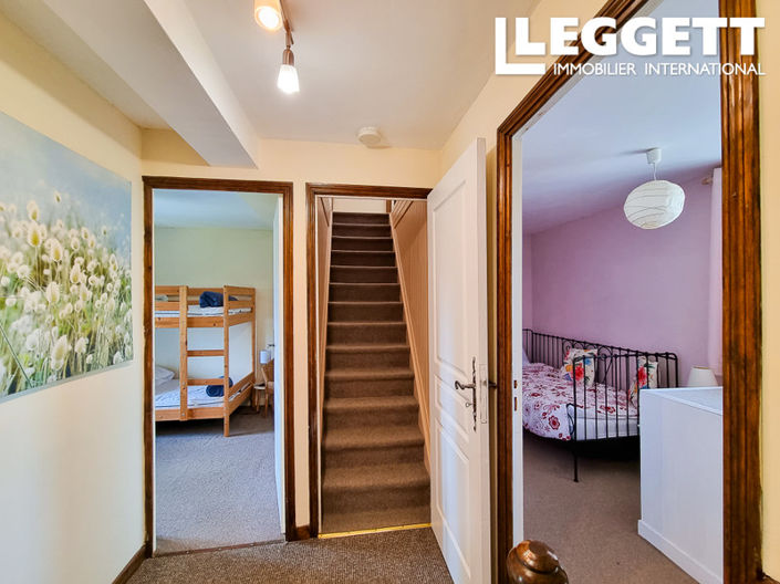 Image No.4-6 Bed House for sale