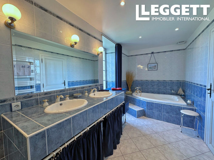 Image No.8-4 Bed House for sale