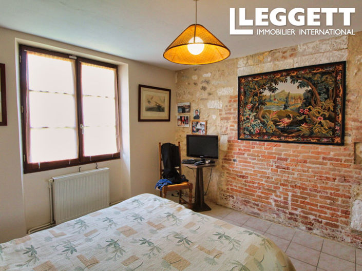 Image No.10-3 Bed House for sale