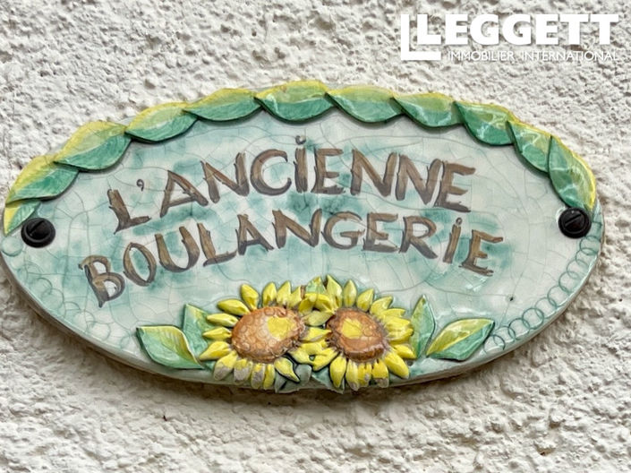 Image No.8-4 Bed House for sale