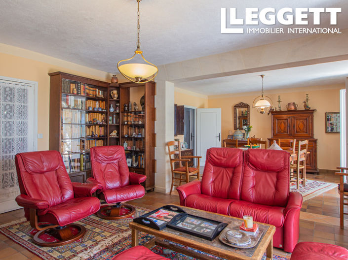 Image No.9-5 Bed House for sale