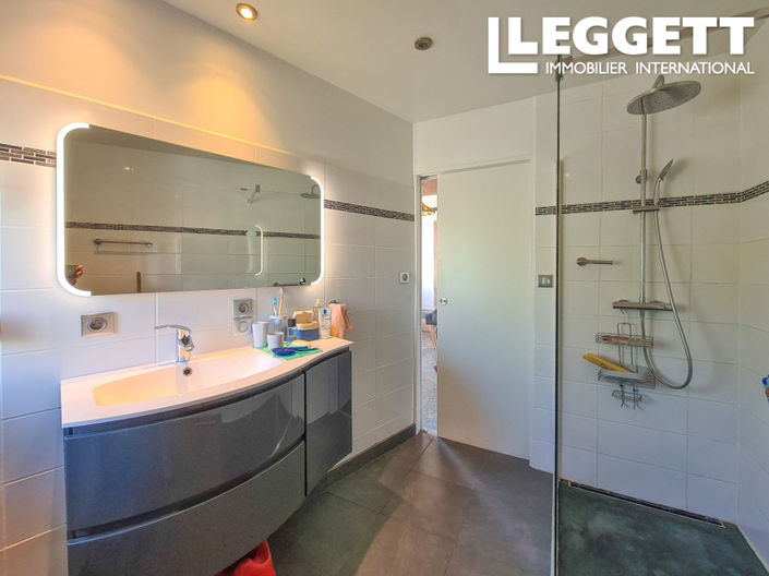 Image No.5-3 Bed House for sale