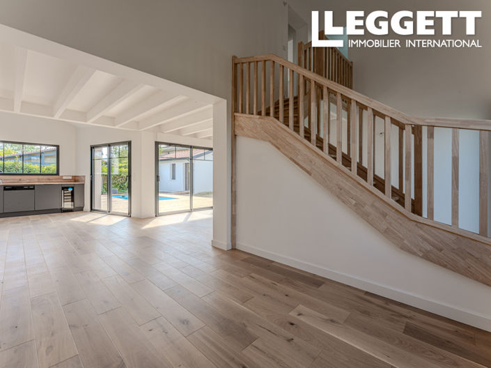 Image No.3-3 Bed House for sale