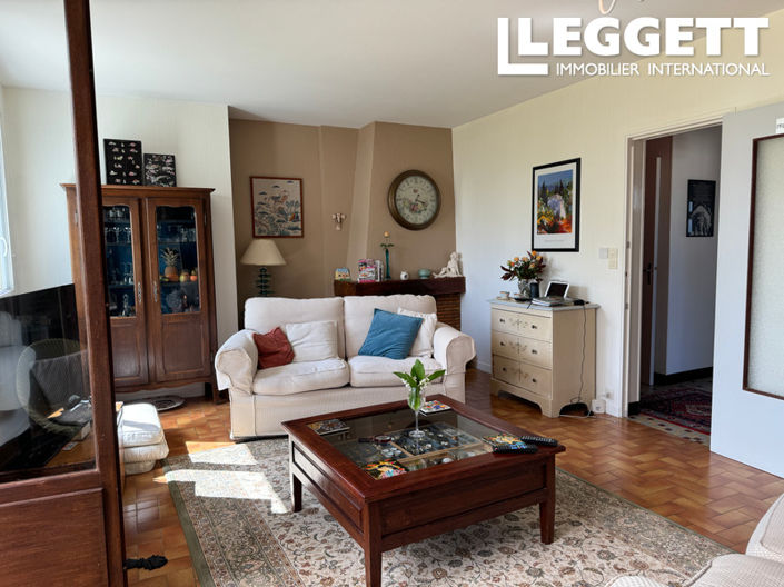 Image No.6-4 Bed House for sale