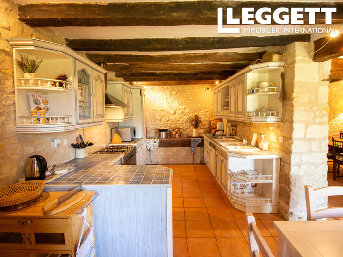 Image No.8-7 Bed House for sale