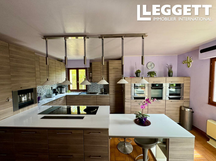 Image No.3-5 Bed House for sale