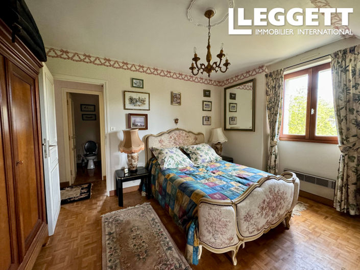 Image No.6-5 Bed House for sale