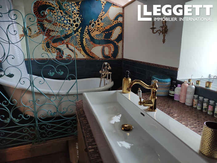 Image No.7-5 Bed House for sale