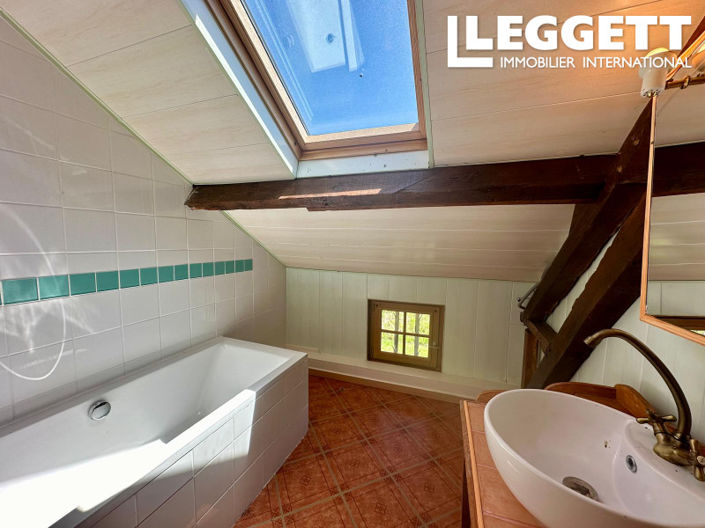 Image No.9-3 Bed House for sale