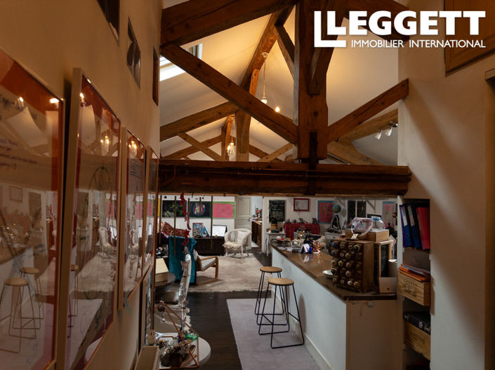 Image No.8-7 Bed House for sale