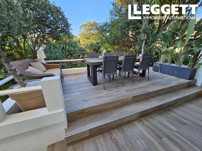 Image No.6-5 Bed House for sale