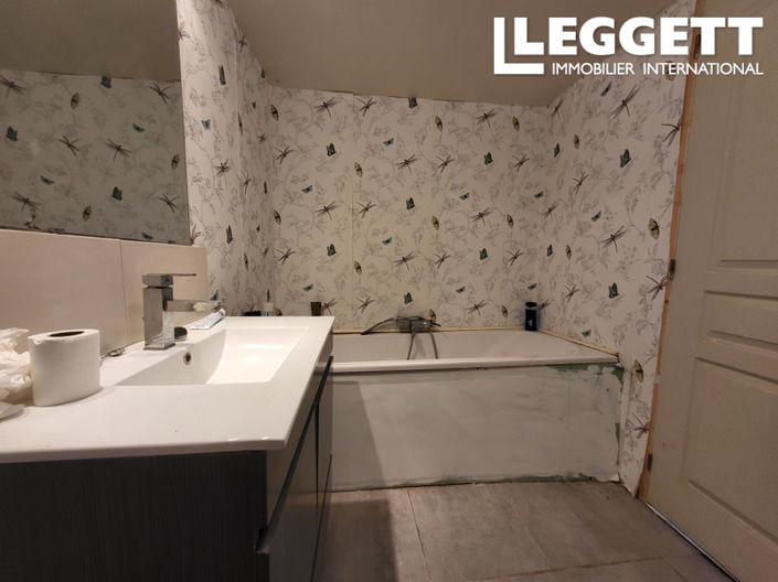 Image No.10-3 Bed House for sale