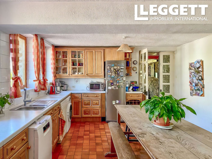 Image No.5-6 Bed House for sale