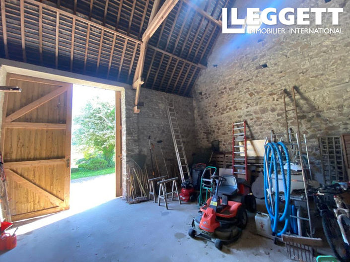 Image No.8-6 Bed House for sale