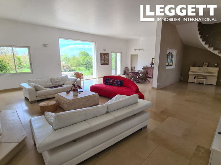 Image No.5-5 Bed House for sale