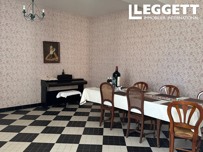 Image No.6-9 Bed Commercial for sale