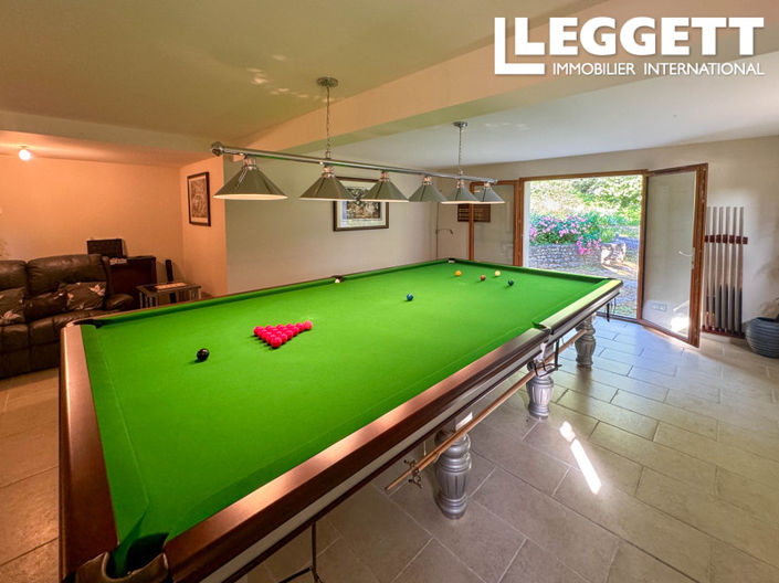 Image No.9-6 Bed House for sale