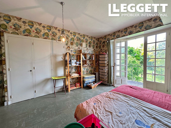 Image No.5-5 Bed House for sale