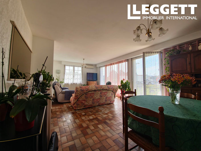 Image No.3-3 Bed House for sale