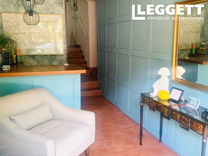 Image No.4-8 Bed House for sale