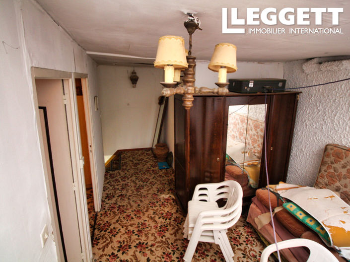 Image No.5-2 Bed House for sale