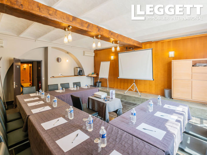 Image No.9-20 Bed Commercial for sale