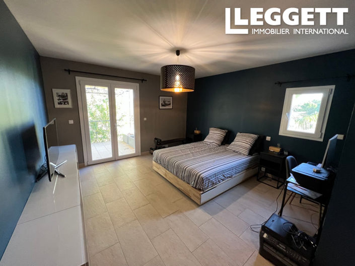 Image No.9-4 Bed House for sale