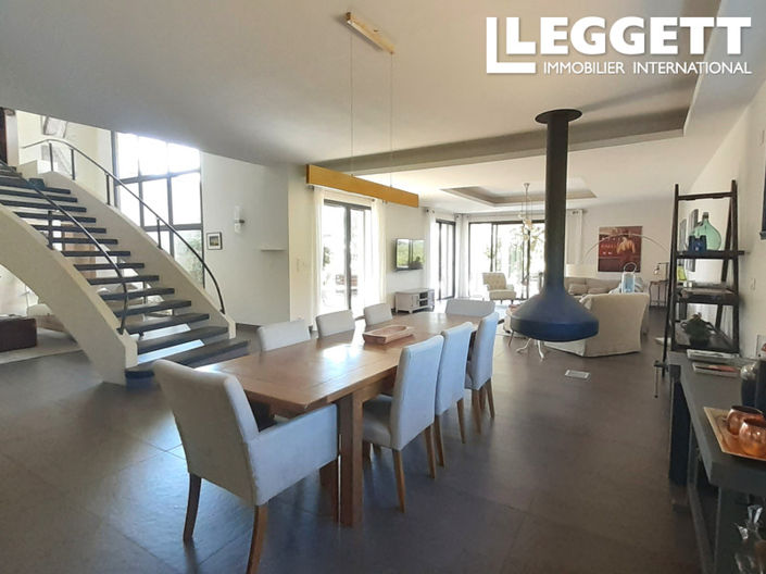 Image No.3-5 Bed House for sale