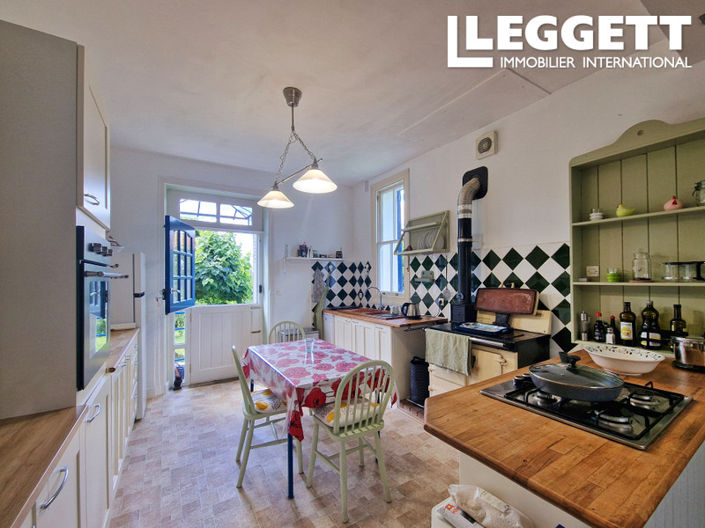 Image No.2-4 Bed House for sale