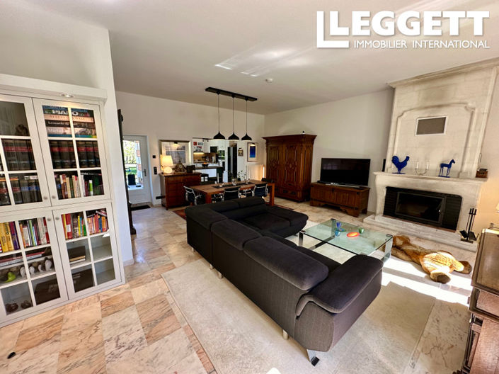 Image No.4-6 Bed House for sale