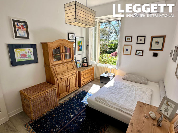 Image No.5-6 Bed House for sale