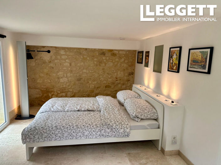 Image No.6-6 Bed House for sale