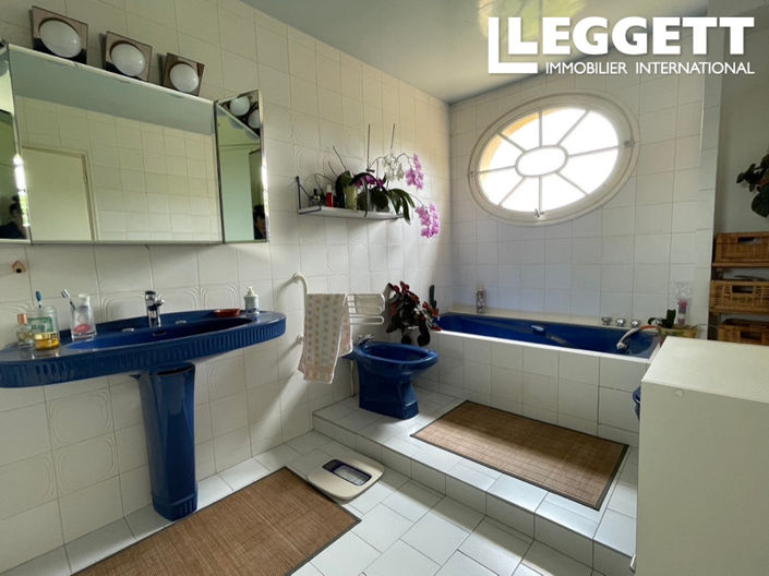 Image No.6-4 Bed House for sale