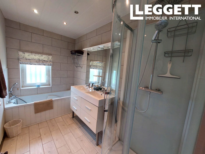 Image No.8-4 Bed House for sale