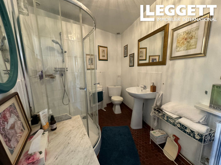 Image No.8-3 Bed House for sale