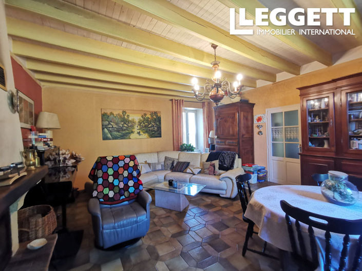 Image No.2-4 Bed House for sale